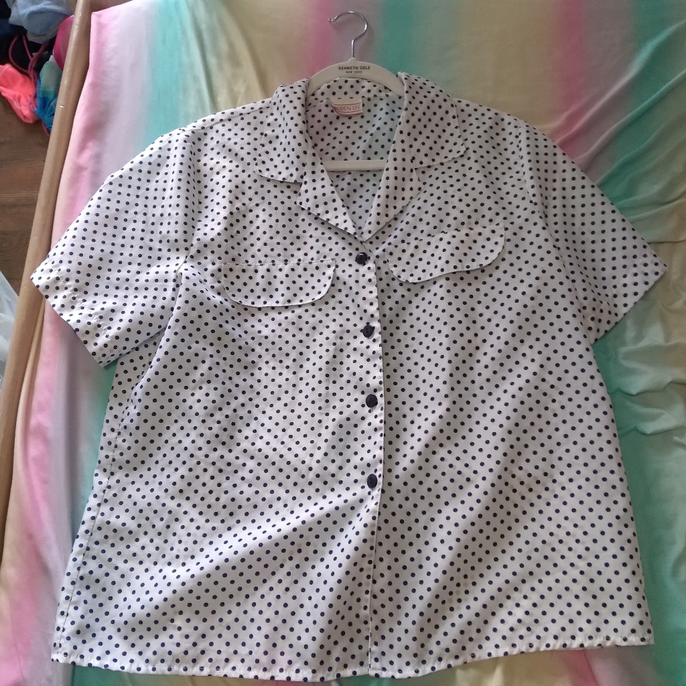 White shirt with blue polka dots brand Lauren Lee size XL